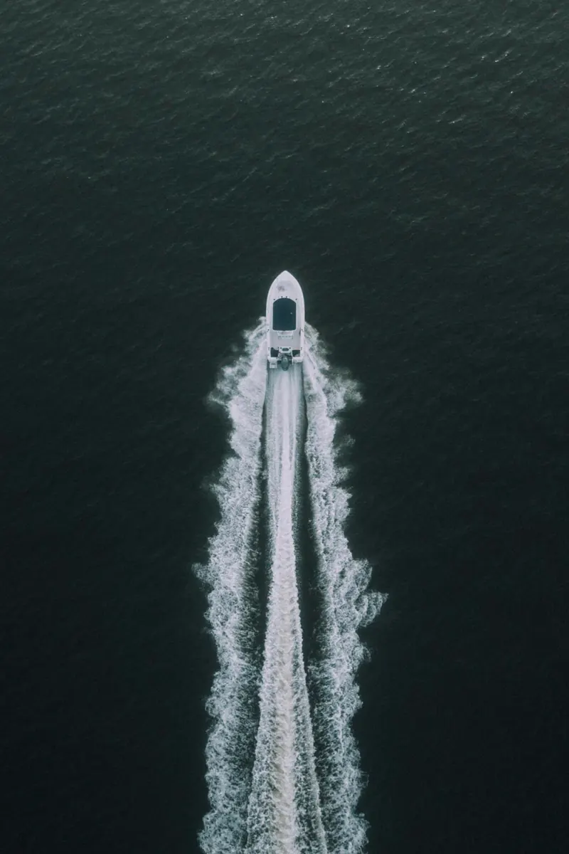 Acquisitions confidentielles — 03 · Yachting
